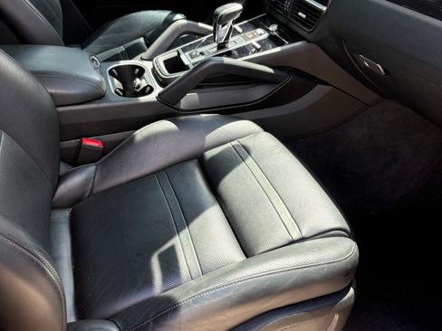 Used 2020 Porsche Cayenne S AWD/4WD image 6