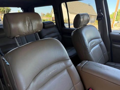 Used 2000 Ford Explorer Limited RWD image 17