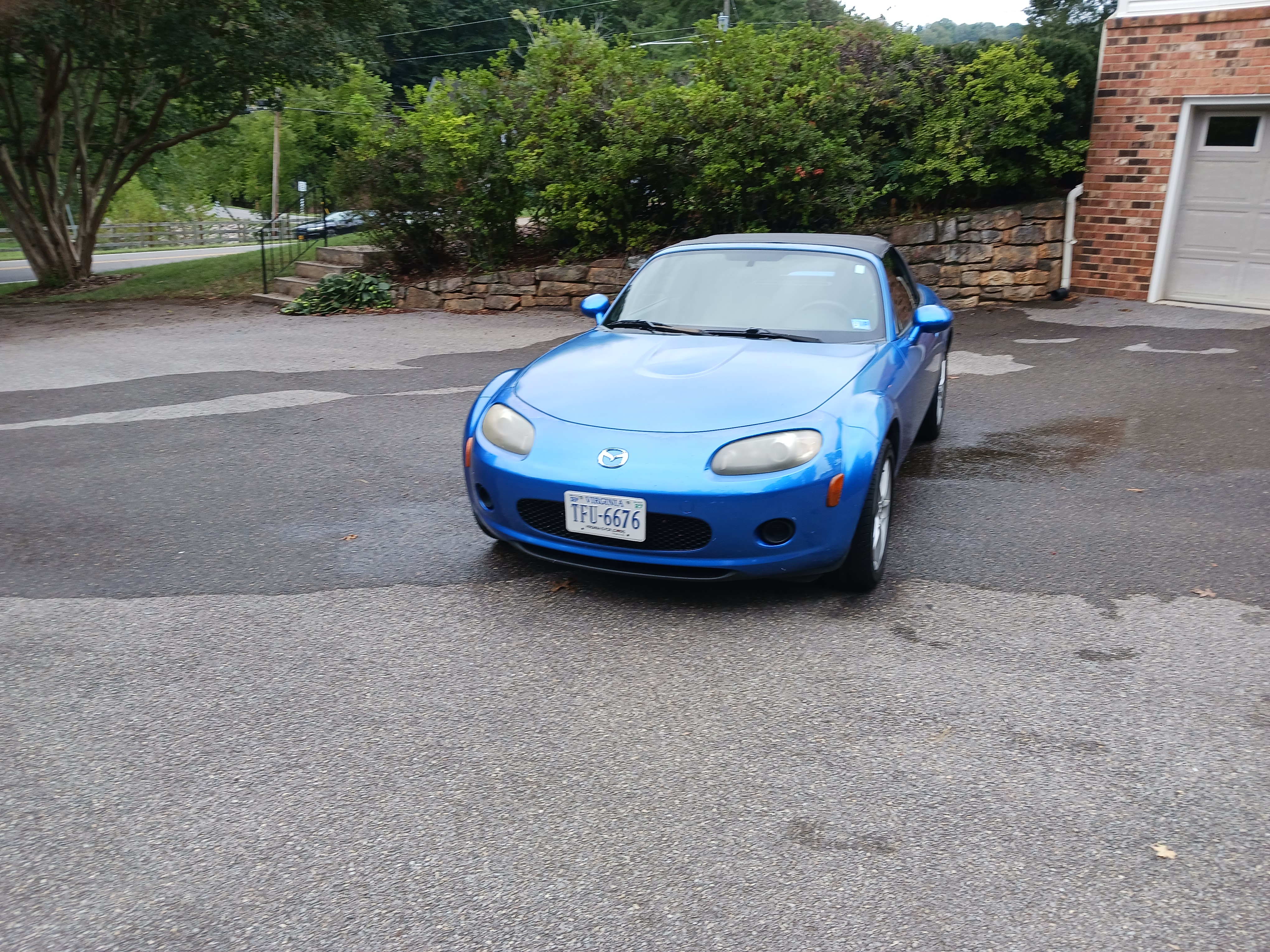 Used 2006 MAZDA MX-5 Miata RWD image 18