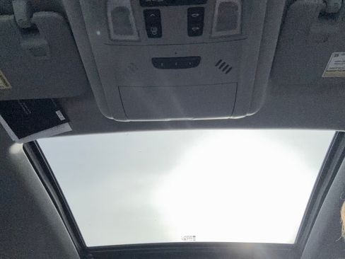 Used 2018 Chevrolet Equinox LT image 31