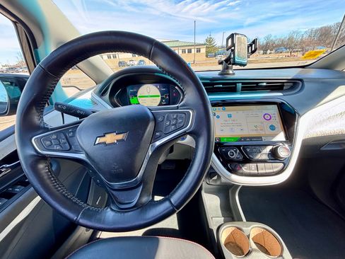 Used 2017 Chevrolet Bolt Premier w/ Infotainment Package image 12