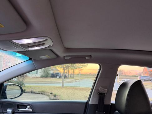 Used 2017 Kia Sportage EX w/ EX Technology Package image 18