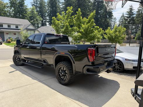 Used 2021 GMC Sierra 3500 Denali w/ Denali Black Diamond Edition AWD/4WD image 5