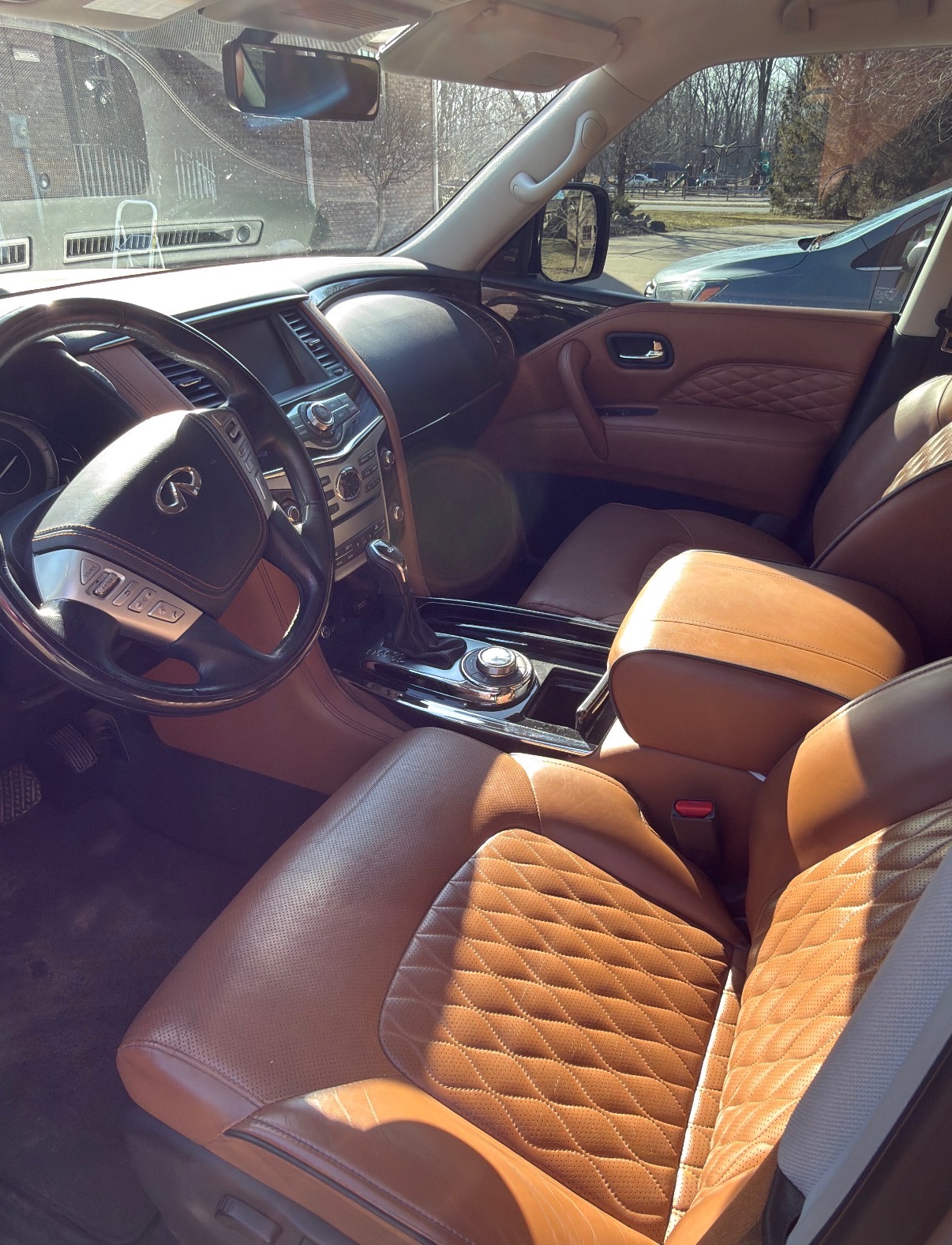 Used 2018 INFINITI QX80 4WD w/ Deluxe Technology Package image 8