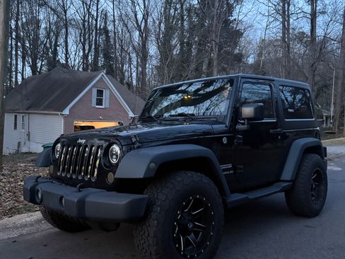 Used 2014 Jeep Wrangler Sport w/ Quick Order Package 24S AWD/4WD image 2
