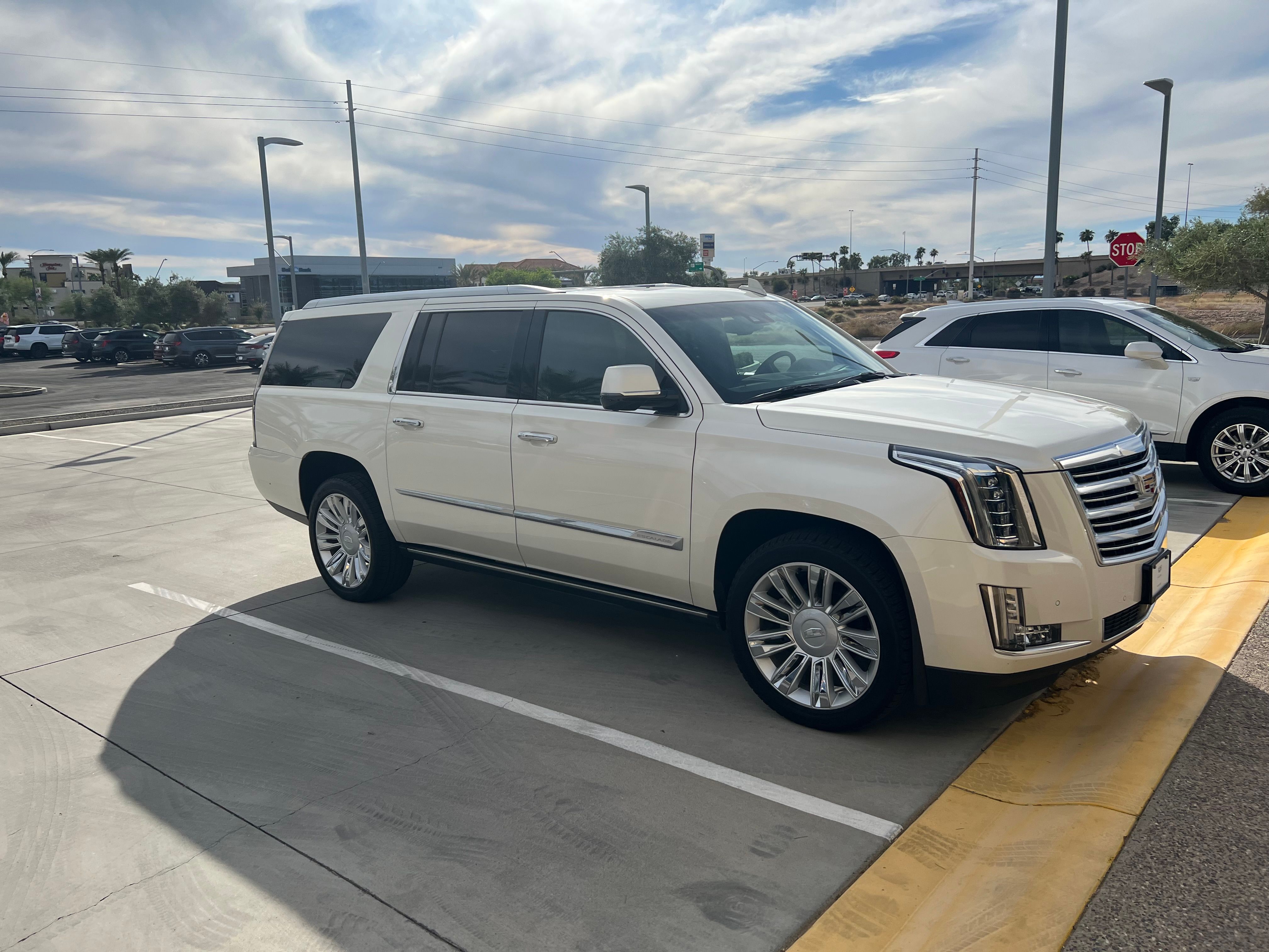 Used 2015 Cadillac Escalade ESV Platinum RWD image 4