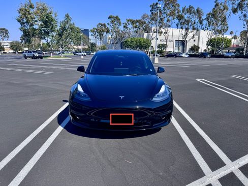 Used 2023 Tesla Model 3 Performance image 2
