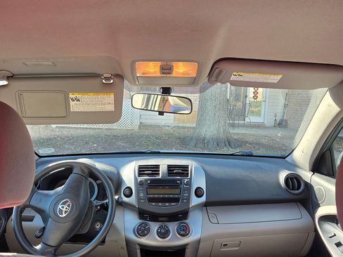 Used 2008 Toyota RAV4 4WD image 9