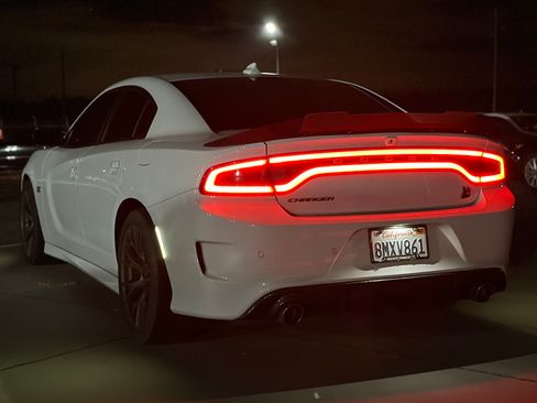 Used 2019 Dodge Charger Scat Pack image 5