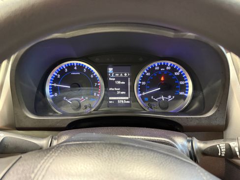 Used 2019 Toyota Highlander LE FWD image 13