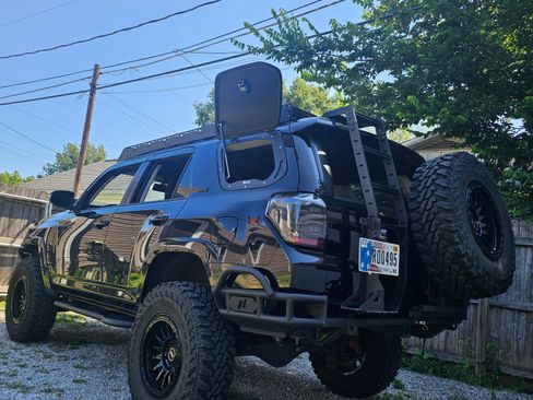 Used 2014 Toyota 4Runner SR5 image 24