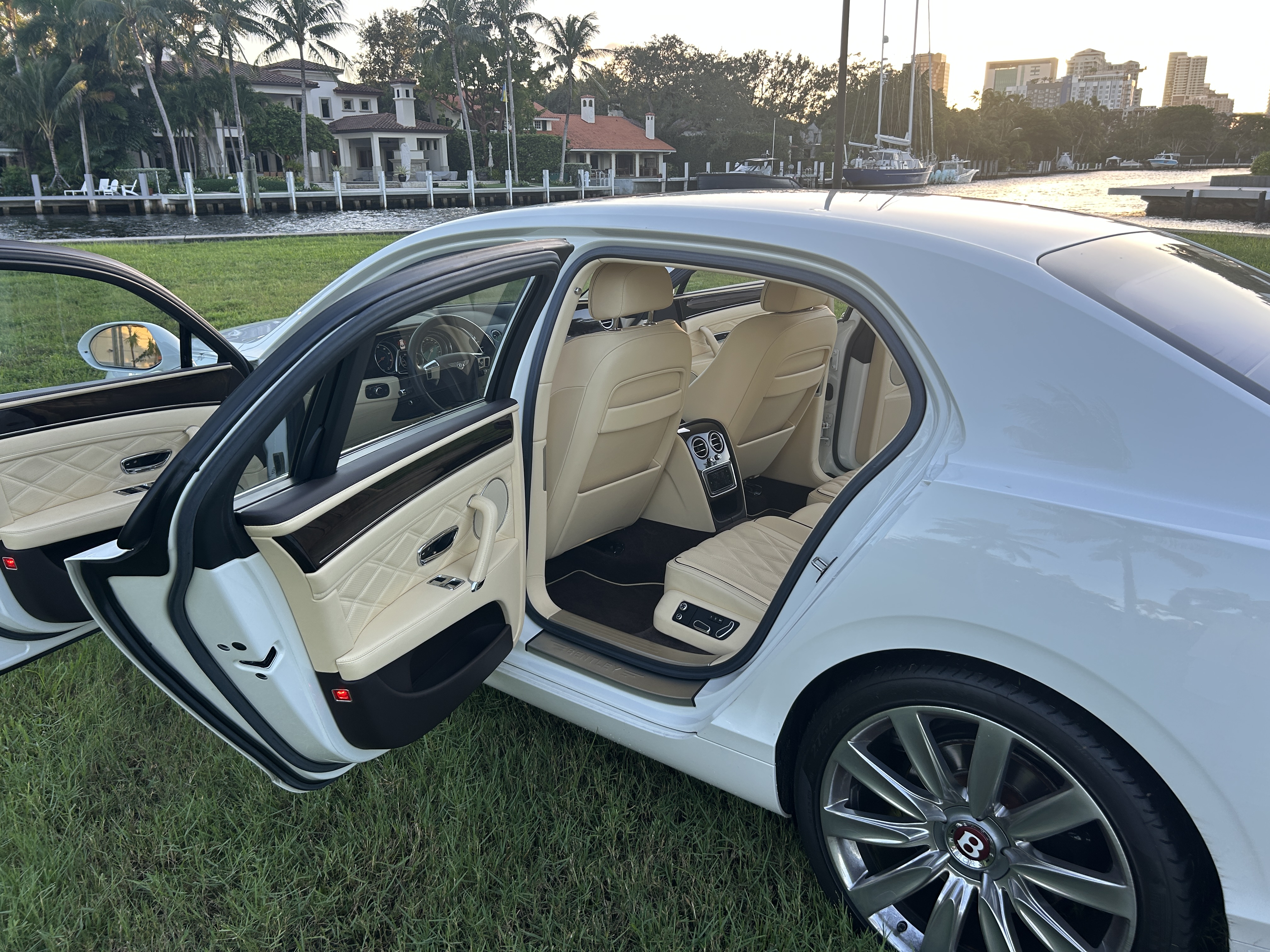 Used 2016 Bentley Flying Spur V8 AWD/4WD image 6