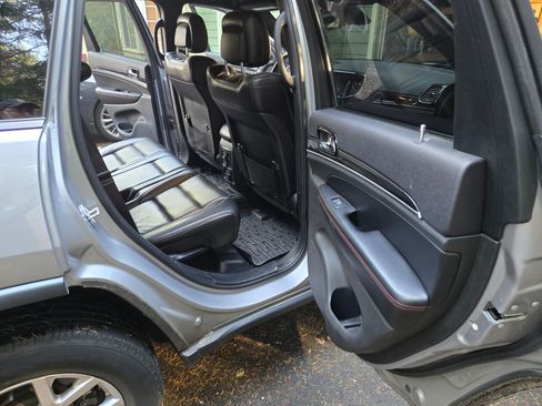 Used 2019 Jeep Grand Cherokee Trailhawk w/ Trailhawk Luxury Group image 17