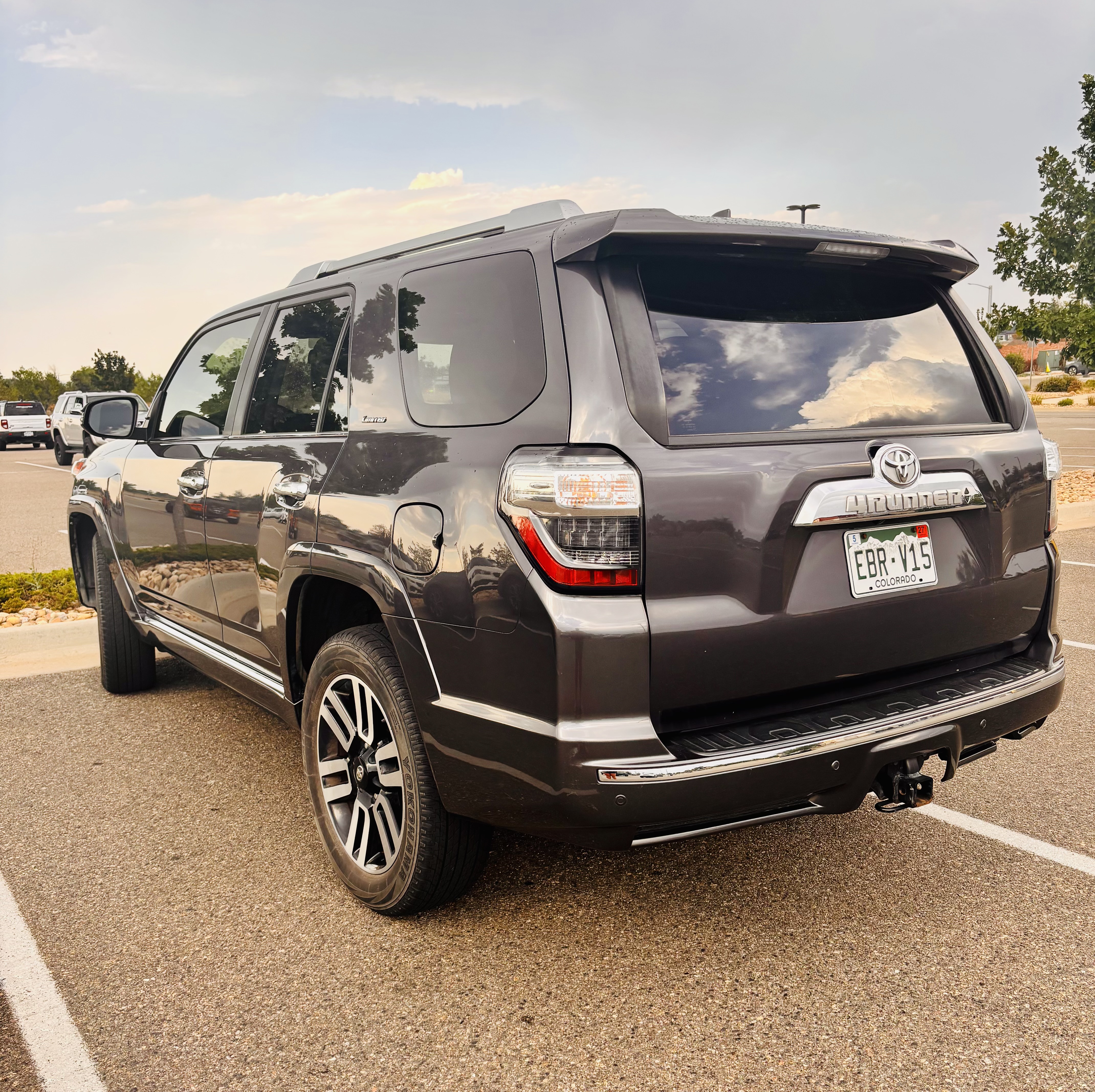 Used 2017 Toyota 4Runner Limited AWD/4WD image 4
