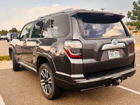 Used 2017 Toyota 4Runner Limited AWD/4WD image 4