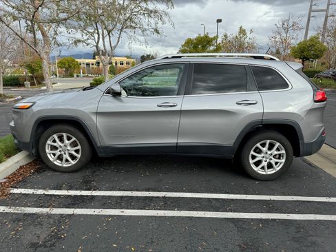 Used 2015 Jeep Cherokee Latitude image 8