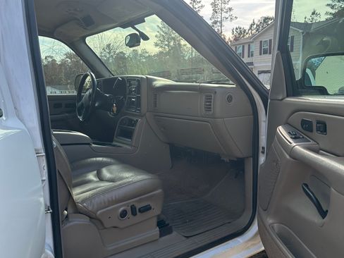 Used 2004 Chevrolet Silverado 2500 LT w/ Skid Plate Package image 6