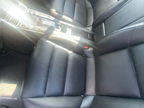 Used 2015 Porsche Panamera image 13