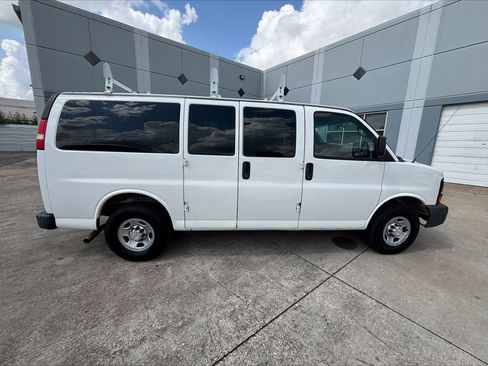 Used 2011 Chevrolet Express 2500 LS RWD image 1