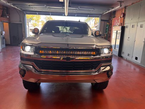 Used 2018 Chevrolet Silverado 1500 LT w/ All Star Edition image 9