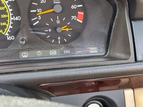 Used 1995 Mercedes-Benz E 320 Convertible image 15