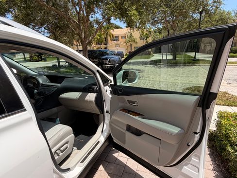 Used 2011 Lexus RX 350 2WD w/ Premium Pkg image 28