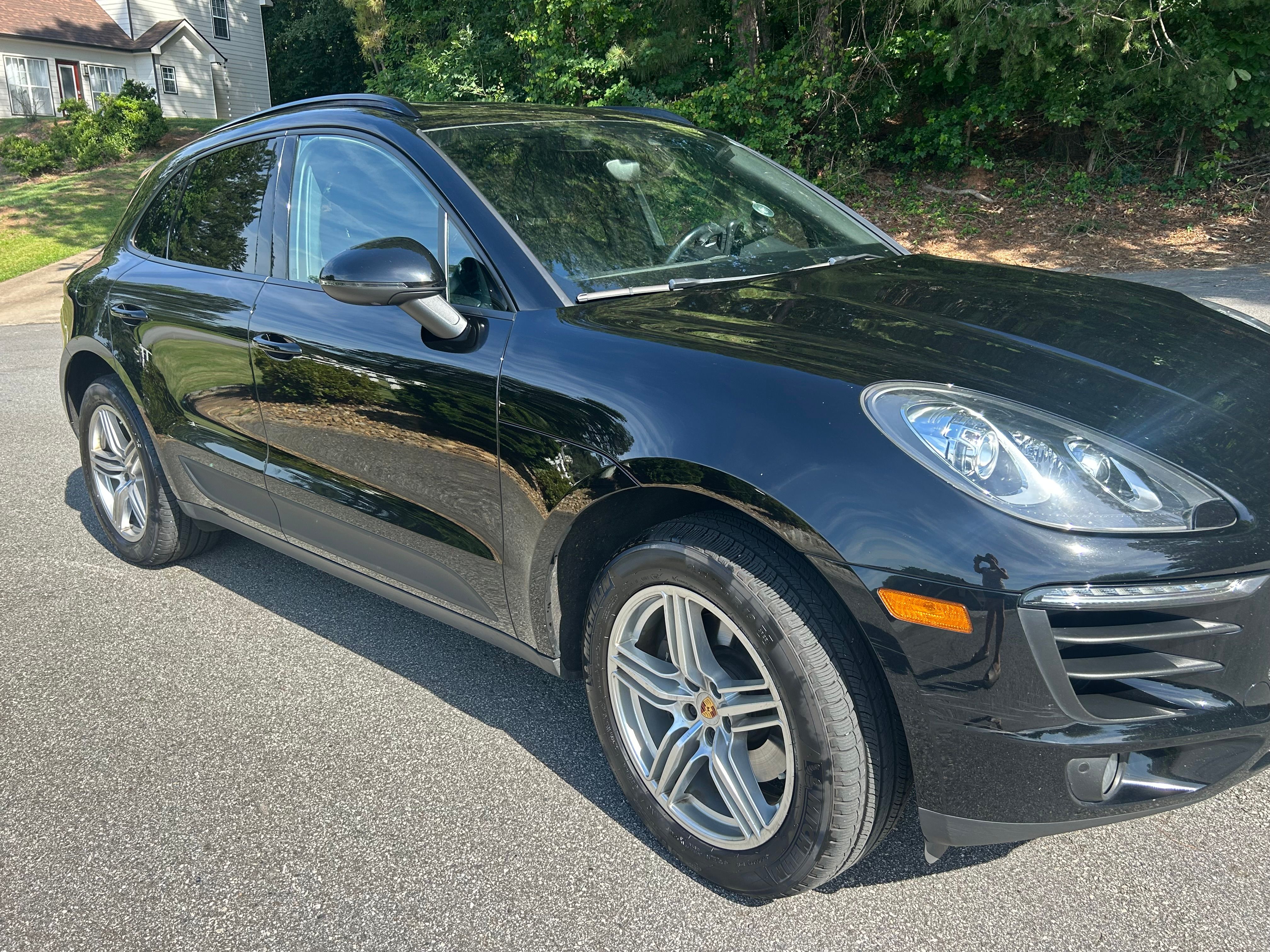 Used 2017 Porsche Macan AWD/4WD image 4