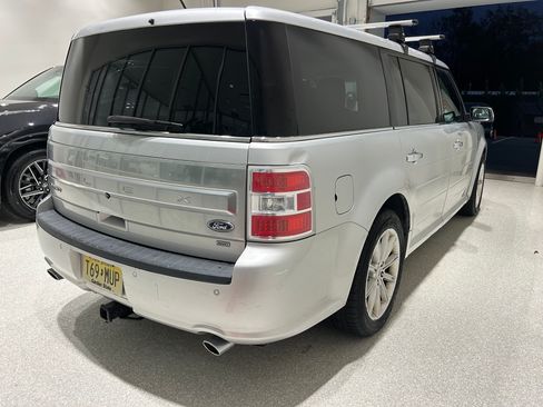 Used 2018 Ford Flex Limited image 2