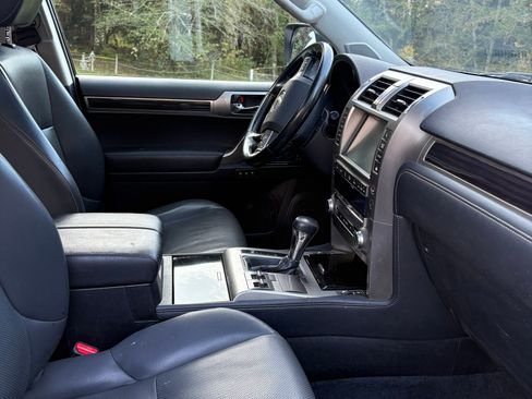 Used 2015 Lexus GX 460 image 14