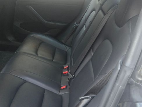 Used 2023 Tesla Model 3 Standard Range image 12