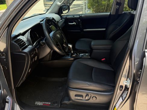 Used 2020 Toyota 4Runner TRD Off-Road Premium w/ Moonroof Package AWD/4WD image 15