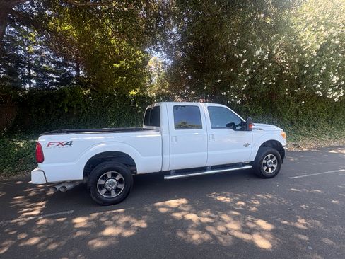 Used 2012 Ford F250 Lariat w/ Lariat Interior Pkg AWD/4WD image 2