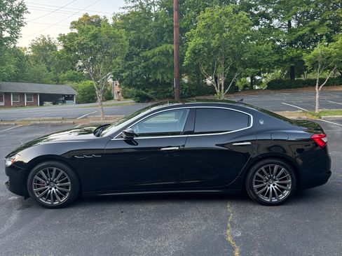 Used 2018 Maserati Ghibli RWD image 2