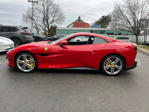 Used 2019 Ferrari Portofino Convertible 2D image 17