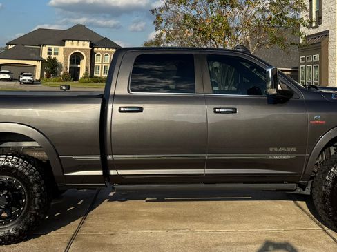 Used 2019 RAM 2500 Limited image 5