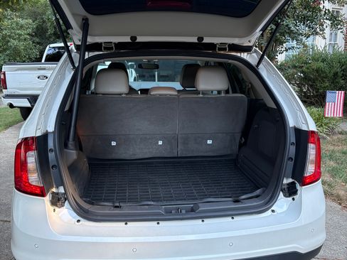 Used 2014 Ford Edge Limited w/ Driver Entry Package FWD image 6