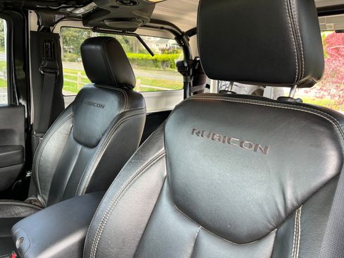 Used 2013 Jeep Wrangler Rubicon w/ PWR Convenience Group AWD/4WD image 23