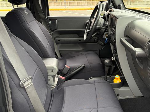 Used 2010 Jeep Wrangler Unlimited Sport AWD/4WD image 13