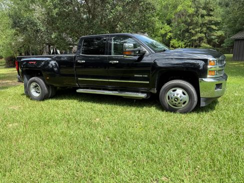 Used 2018 Chevrolet Silverado 3500 LTZ w/ Duramax Plus Package image 8