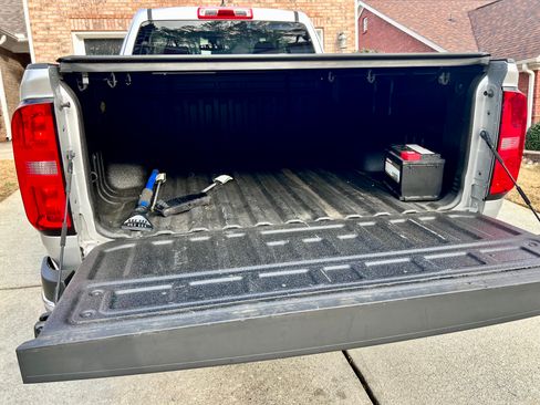 Used 2018 Chevrolet Colorado W/T image 11