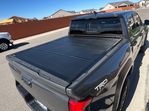 Used 2024 Toyota Tacoma TRD Off-Road image 8