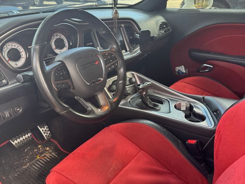 Used 2019 Dodge Challenger R/T Scat Pack w/ Shaker Package image 9