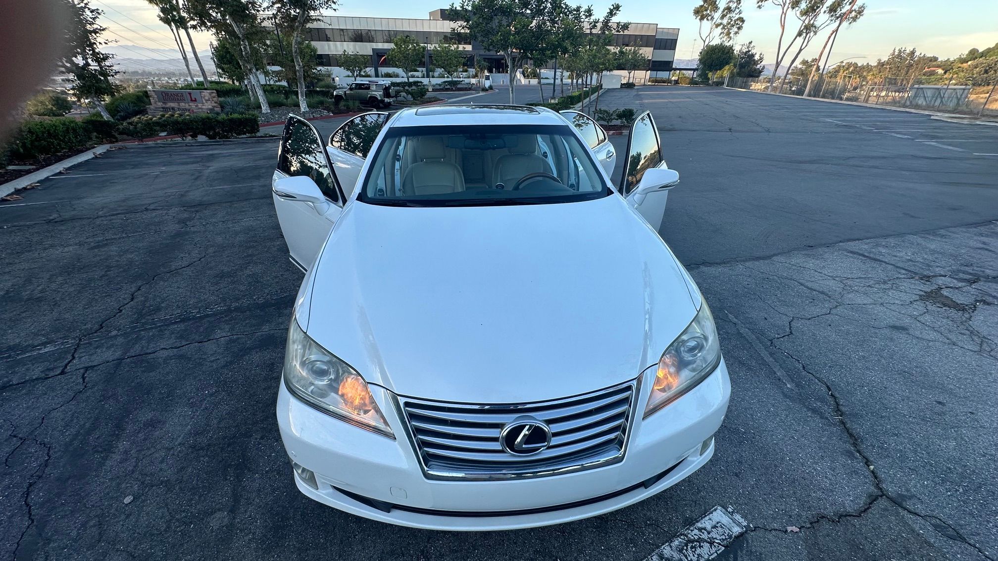 Used 2010 Lexus ES 350 w/ Preferred Accessory Package FWD image 32