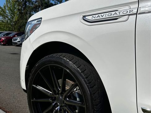 Used 2020 Lincoln Navigator L Reserve w/ Equipment Group 208A Reserve AWD/4WD image 8