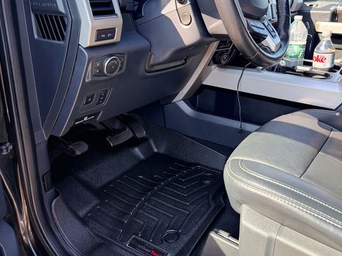 Used 2022 Ford F250 Lariat w/ Lariat Ultimate Package AWD/4WD image 9