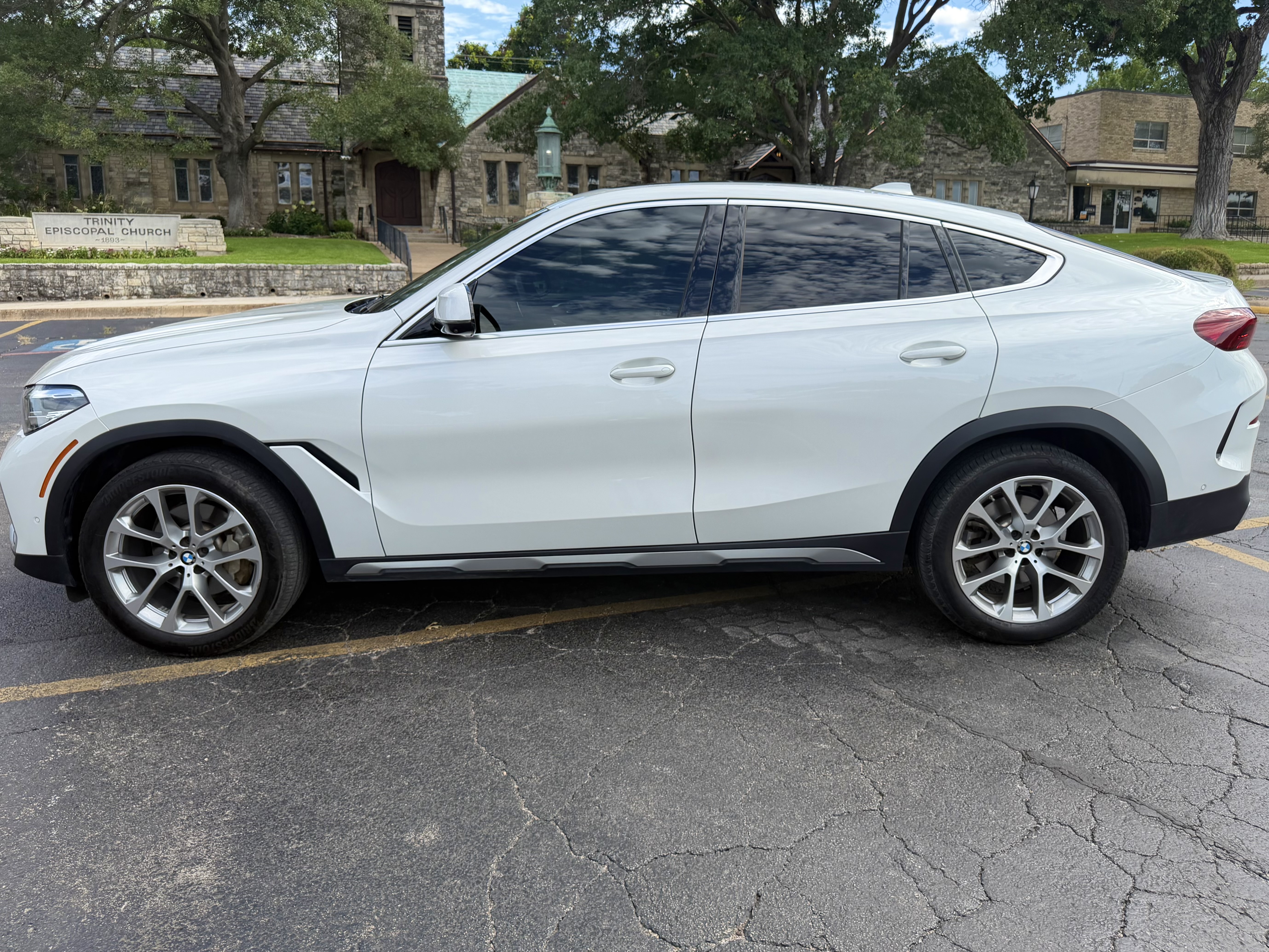 Used 2023 BMW X6 xDrive40i w/ Premium Package AWD/4WD image 1