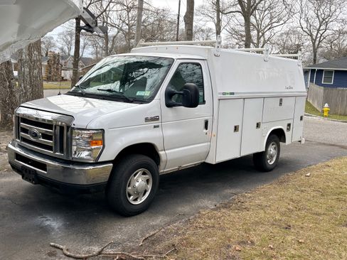 Used 2012 Ford E-350 and Econoline 350 Super Duty w/ PWR Locks & Windows Group image 1