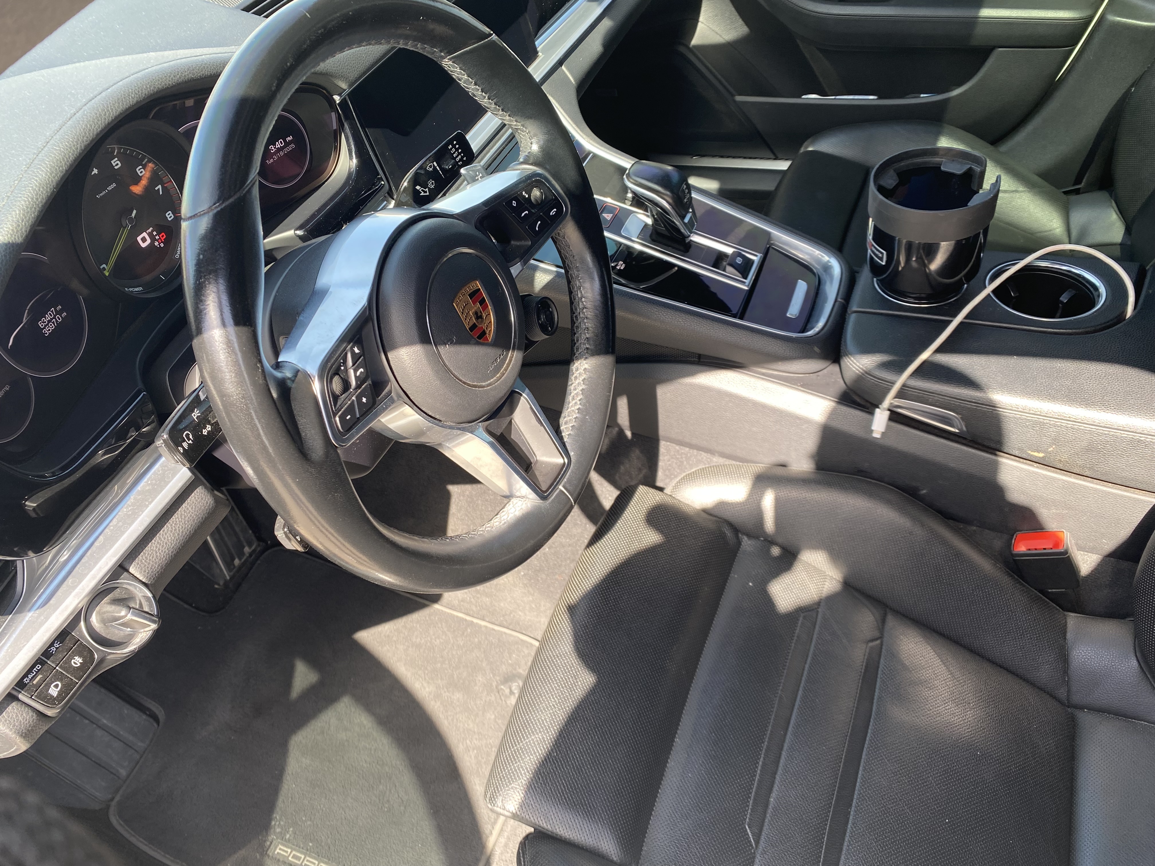 Used 2018 Porsche Panamera 4 AWD/4WD image 10