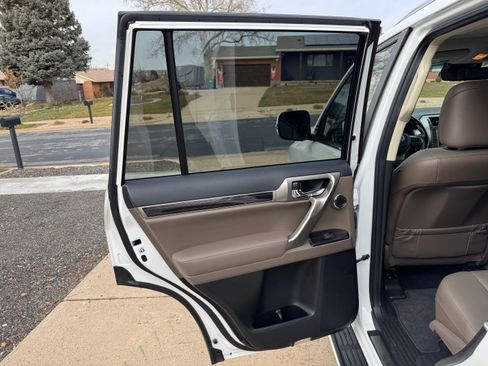 Used 2021 Lexus GX 460 Luxury image 23