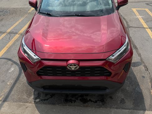 Used 2022 Toyota RAV4 XLE w/ Convenience Package AWD/4WD image 1